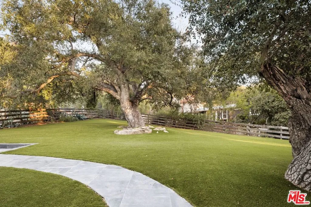 20500 Paradise Lane, Topanga, California 90290 home-pic-30